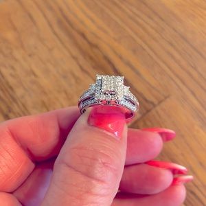 PEOPLES BEAUTIFUL QUAD FRAME RING